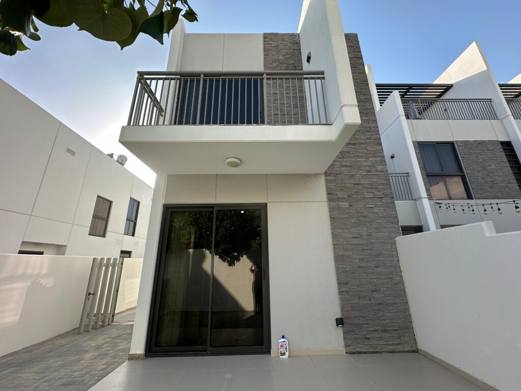 WhatsApp Image 2025-12-04 at 13.57.40 (2)